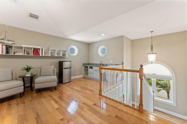 Sitting Area | Image 31