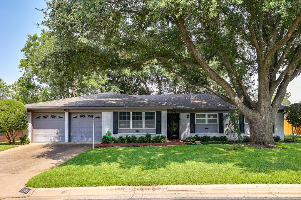 Ledoux Dr, Fort Worth, TX 76134