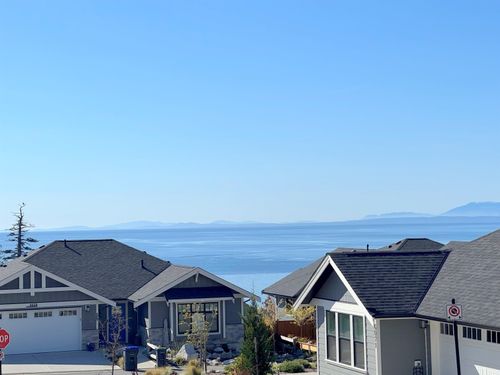 6078 Kingbird Ave, Sechelt, BC, V7Z0S4 | Card Image