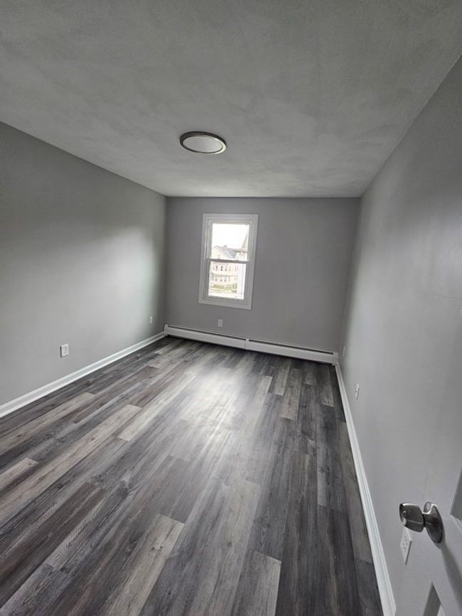 APT-4 - 434 Linden St, Condo with 3 bedrooms, 2 bathrooms and 2 parking in Fall River MA | Image 24
