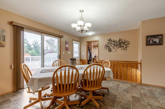 12 Fairway Cres, House other with 6 bedrooms, 3 bathrooms and 3 parking in Foremost AB | Image 8