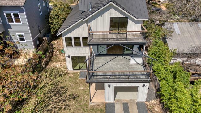 Aerial view of the home | Image 33