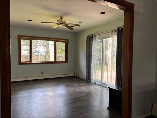 41 Spencer Ln, Stony Brook, NY, 11790-3138 | Card Image