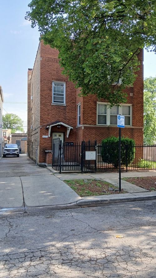 4157 W Crystal St, Chicago, IL, 60651-1881 | Card Image