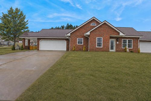 124 Columbus Dr, Punxsutawney, PA, 15767-1256 | Card Image