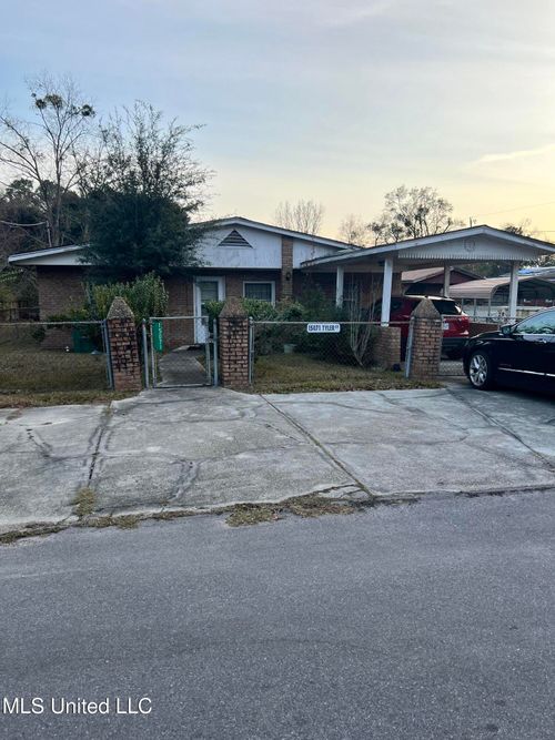 15071 Tyler St, Gulfport, MS, 39501-8315 | Card Image