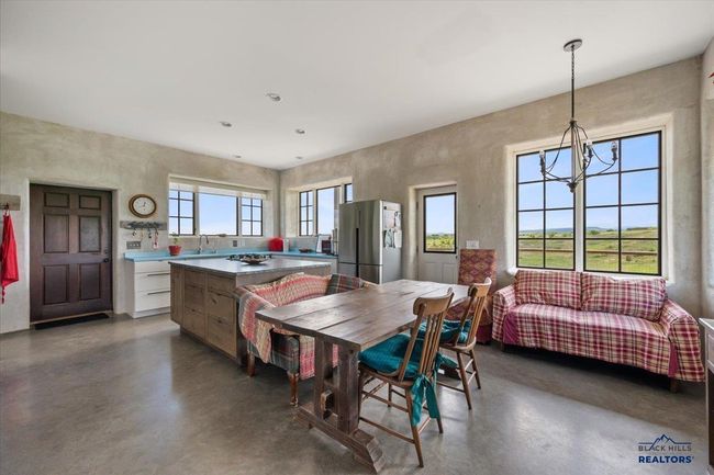 11077 Ridge Rd, House other with 1 bedrooms, 2 bathrooms and null parking in Belle Fourche SD | Image 9