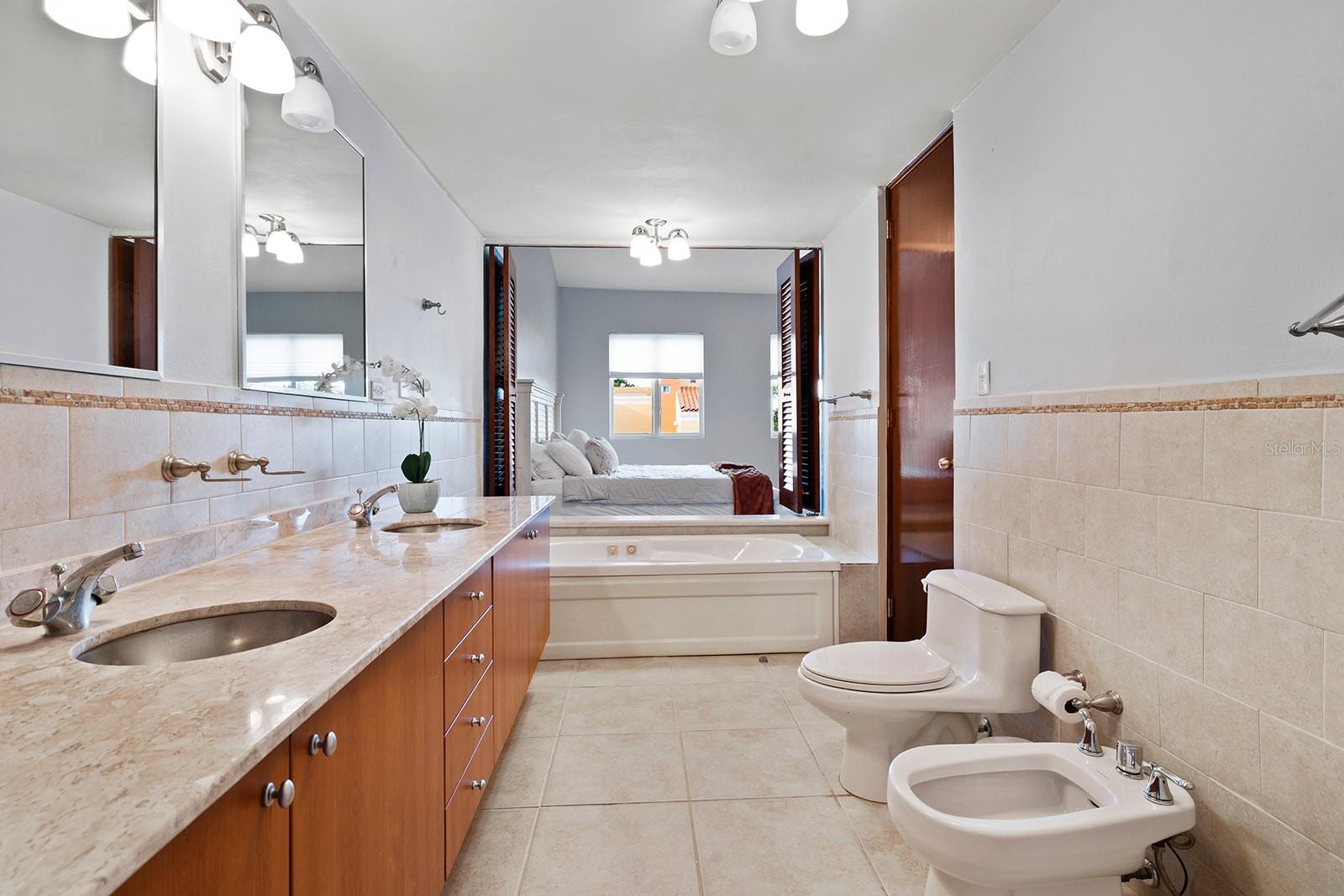 Residential en venta en HUMACAO, 90 CANDELERO DR, 2400 m²