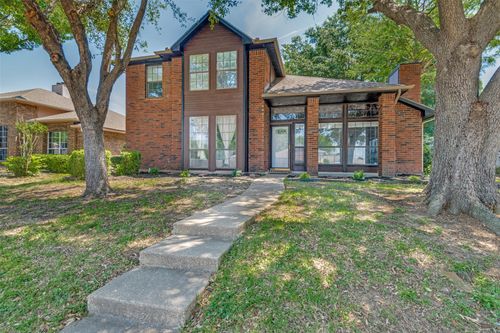 6122 Sasaki Way, Garland, TX, 75043-6670 | Card Image