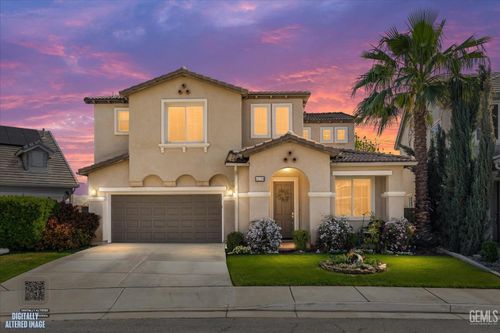 6119 Pilar Way, Bakersfield, CA, 93306-7422 | Card Image