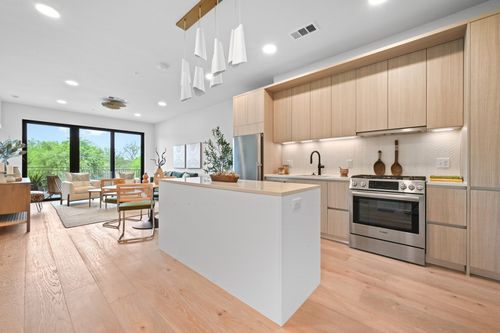 313-2209 S 1st St, Austin, TX, 78704-5157 | Card Image