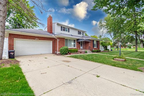 22141 Edmunton St, Saint Clair Shores, MI, 48080-3531 | Card Image