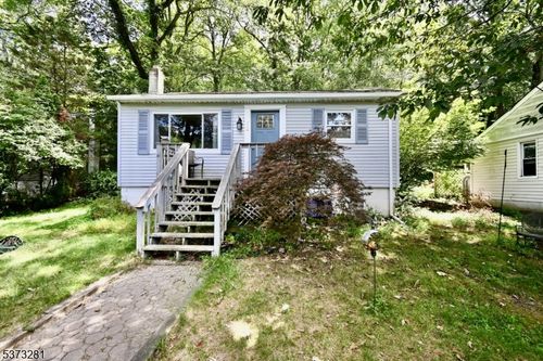 32 Sachem Rd, Lake Hopatcong, NJ, 07849-1004 | Card Image