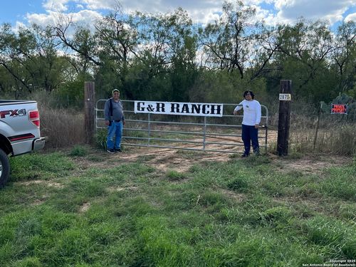 3287 County Road 349, Charlotte, TX, 78011-3570 | Card Image