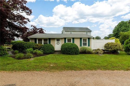 6 E Burdick St, Charlestown, RI, 02813-1922 | Card Image