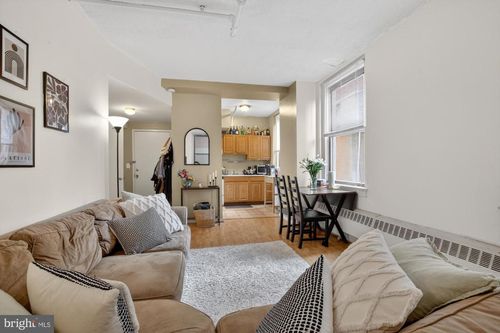 apt-212-1324 Locust St, PHILADELPHIA, PA, 19107-7013 | Card Image