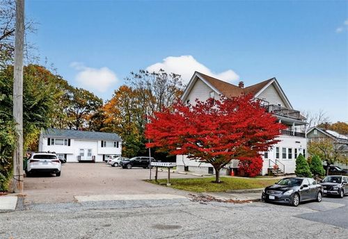 28 Riverdale Ave, West Warwick, RI, 02893-3706 | Card Image