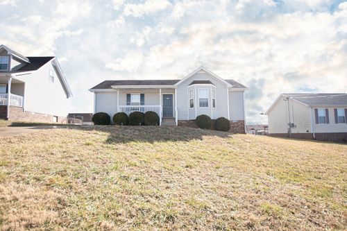 305 Congressman Dr, Clarksville, TN, 37042-1325 | Card Image