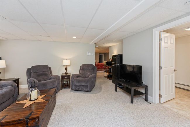 Lower Level Family Room | Image 39