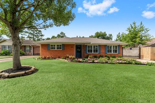 2119 Latexo Dr, Houston, TX, 77018-1714 | Card Image