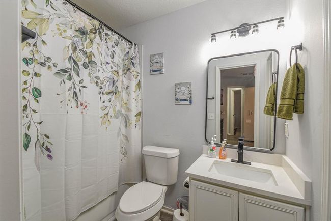 Completely renovated guest bathroom | Image 15