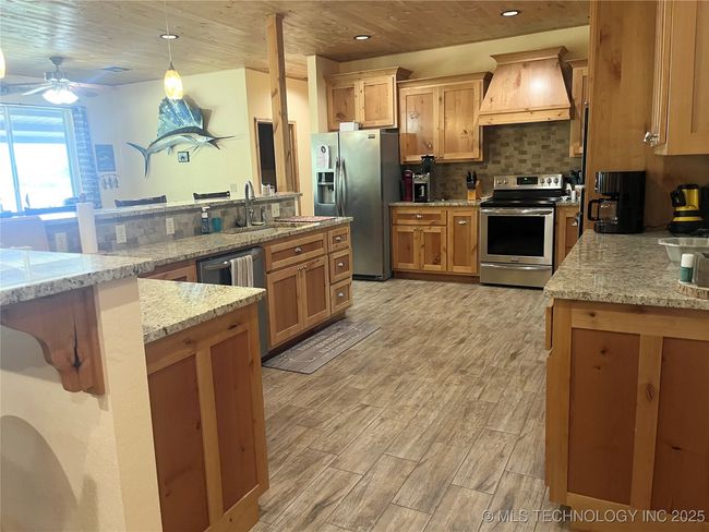 Large Kitchen | Image 7