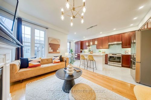 125 Yale Lane, Markham, ON, L6B1G5 | Card Image