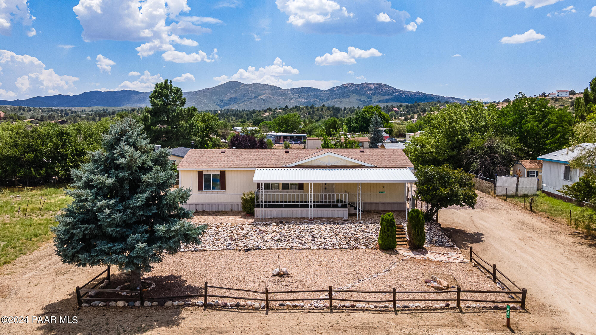 Henley Ave, Peeples Valley, AZ 86332