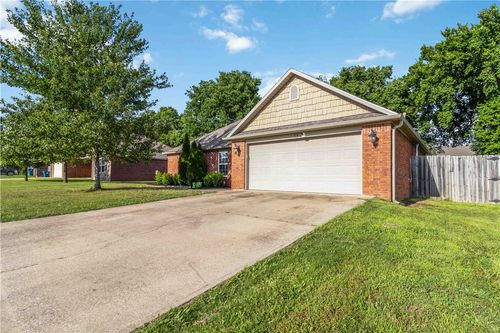 108 Oakley St, Pea Ridge, AR, 72751-2741 | Card Image
