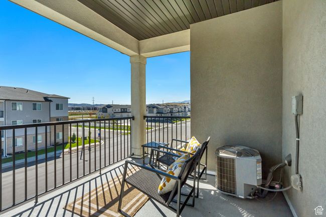 Balcony with Mountain Views | Image 16