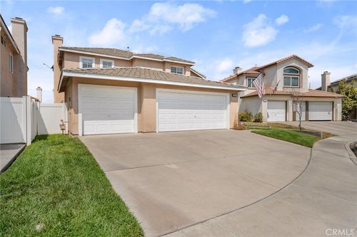 10162 Basalt Ln, Mentone, CA, 92359-1365 | Card Image