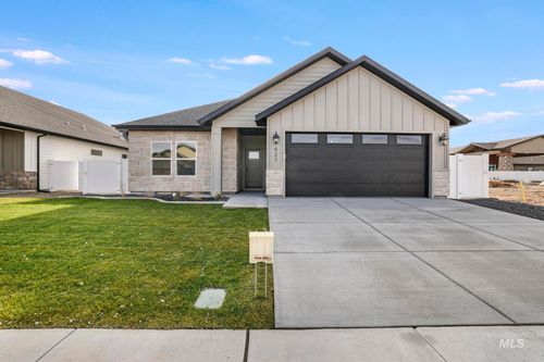 527 Falling Leaf Ln, Twin Falls, ID, 83301-5393 | Card Image