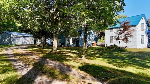 1017 N Line St, Chesaning, MI, 48616-1185 | Card Image