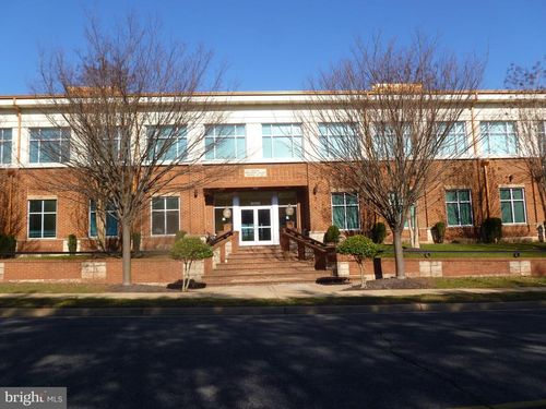 310-b-9110 Railroad Dr, MANASSAS PARK, VA, 20111-7042 | Card Image