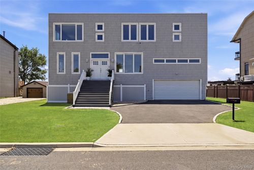 298 W Lido Promenade, Lindenhurst, NY, 11757-6618 | Card Image