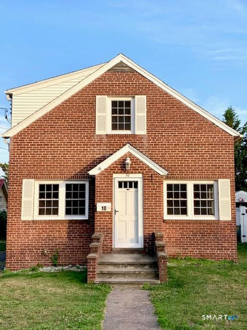 10 Treadwell St, West Haven, CT, 06516-5004 | Card Image