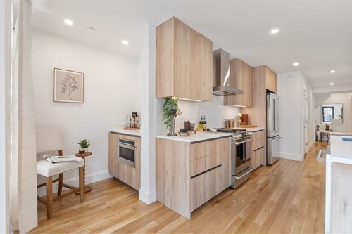 1-6 Devine Way, Boston, MA, 02127-4886 | Card Image