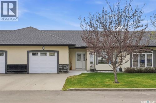 320 3rd St, Corman Park, SK, S0K | Card Image