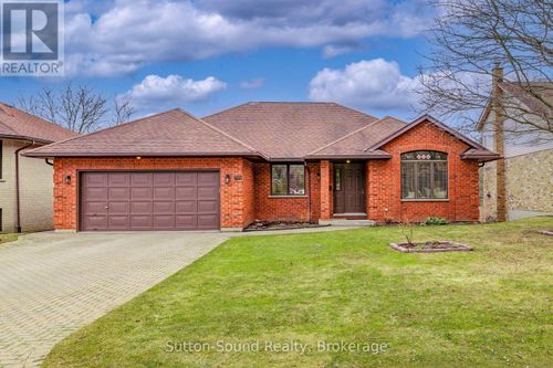 735 15th St W, Owen Sound, ON, N4K6V7 | Card Image