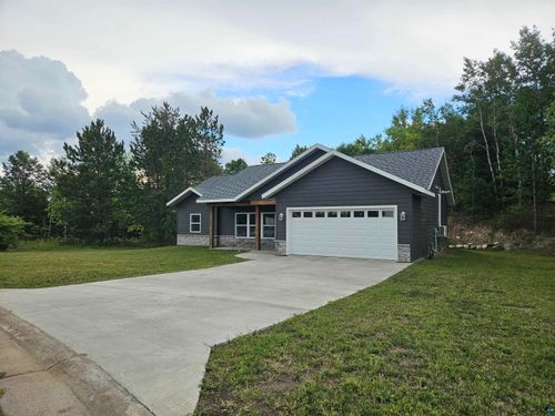 912 Carter Cir, Eveleth, MN, 55734-1483 | Card Image