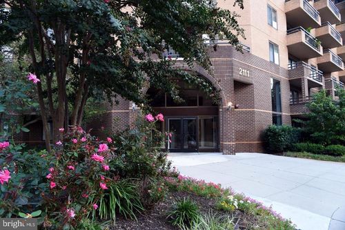 402-2111 Wisconsin Ave Nw, WASHINGTON, DC, 20007-2226 | Card Image