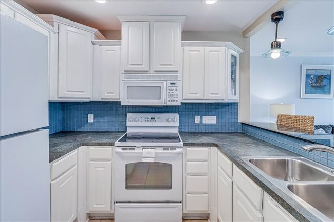 APT-229 - 4901 State Highway 361, Condo with 2 bedrooms, 2 bathrooms and null parking in Port Aransas TX | Image 17