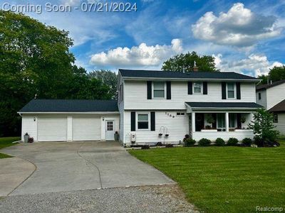 1189 Rinn Street, Home with 4 bedrooms, 2 bathrooms and null parking in Burton MI | Image 1