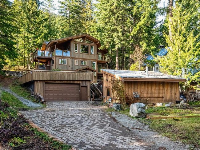 8349 Needles Drive, House other with 6 bedrooms, 3 bathrooms and 6 parking in Whistler BC | Image 3