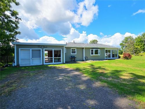 1719 Edgemere Dr, Greece, NY, 14612-1517 | Card Image