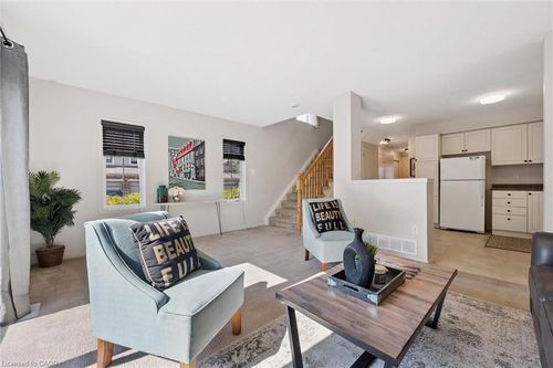 36-124 Gosling Gdns, Guelph, ON, N1G5K6 | Card Image
