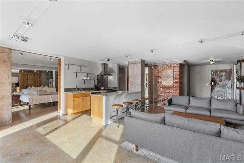 apt-2g-4466 W Pine Blvd, Saint Louis, MO, 63108-2327 | Card Image