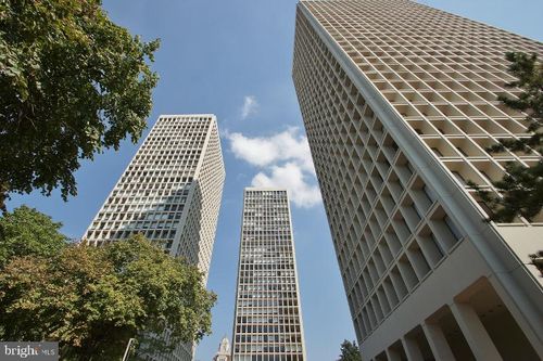 28an-200 Locust Street, PHILADELPHIA, PA, 19106 | Card Image