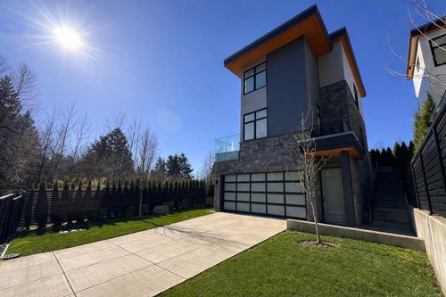 592 Arthur Erickson Pl, West Vancouver, BC, V7T0B8 | Card Image