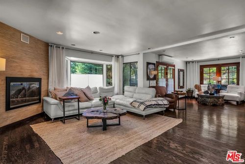 805 Malibu Meadows Dr, Calabasas, CA, 91302-2148 | Card Image